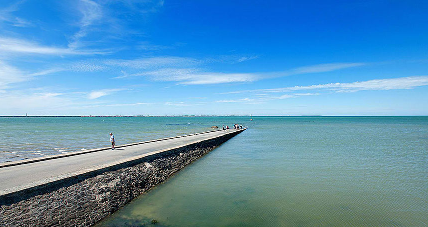 Khi thủy triều dâng cao, Passage du Gois ngập sâu tới 4 mét.