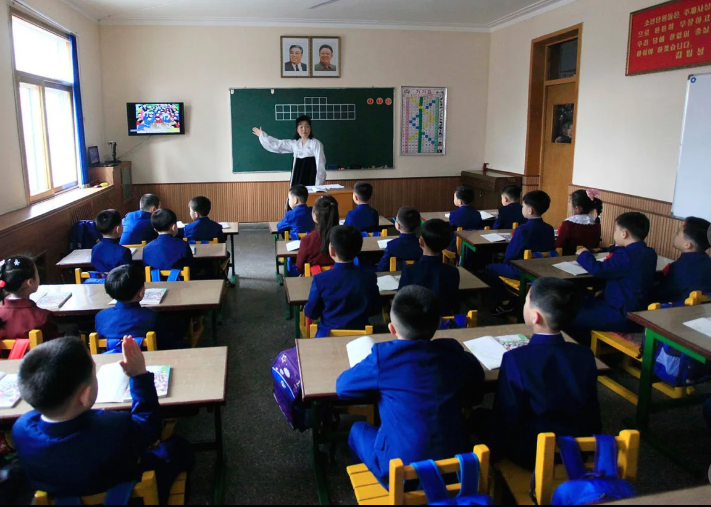 Bên trong một lớp học tại Trường tiểu học Ryonhwa ở Bình Nhưỡng ngày 2/4/2018.
