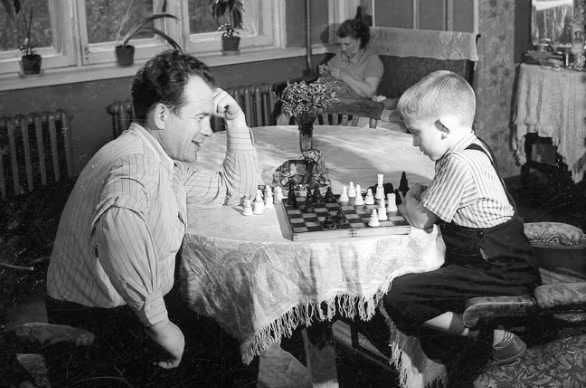 Chơi cờ cũng là một trong những sở thích của người dân Liên Xô.