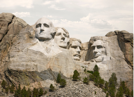 Bức tượng George Washington là một trong 4 tượng đài được tạc trên núi Rushmore. Ảnh: Getty.