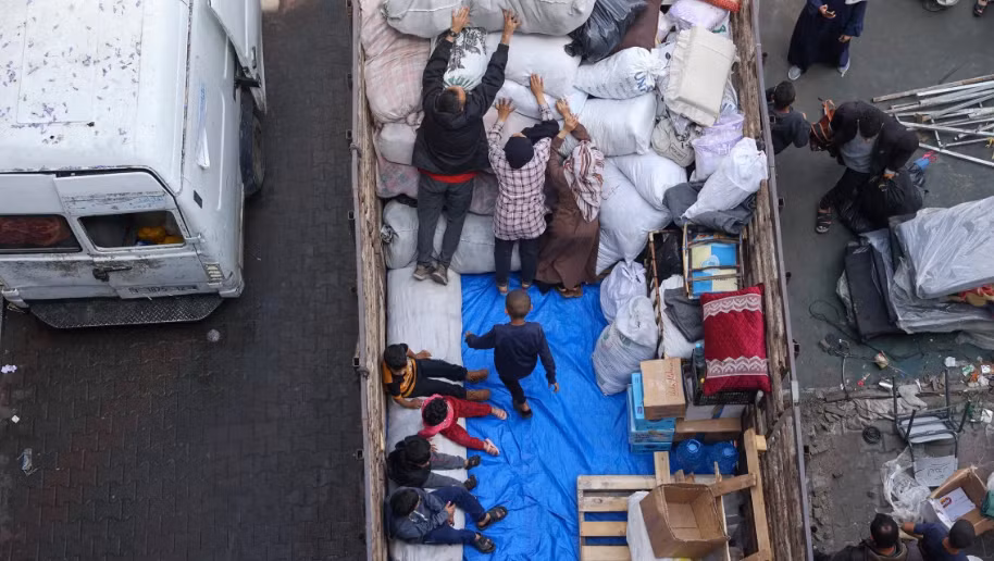 Canh nguoi dan Palestine un un so tan khoi thanh pho Rafah