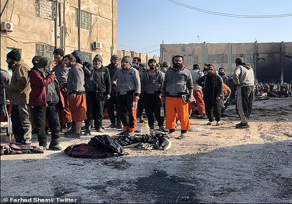 Hãi hùng nhà tù giam giữ hàng nghìn tay súng IS Hai hung nha tu giam giu hang nghin tay sung IS