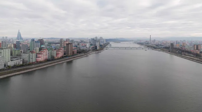 Thành phố Bình Nhưỡng bên sông Taedong ngày 4/4/2018.