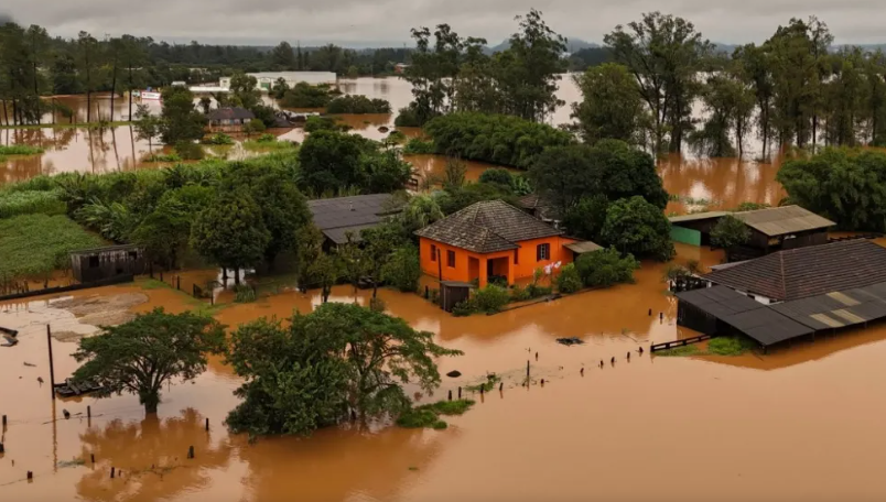 Mưa lũ kinh hoàng ở Brazil, hàng chục người thiệt mạng Mua lu kinh hoang o Brazil, hang chuc nguoi thiet mang