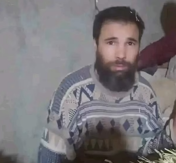 Nguoi dan ong bi hang xom bat coc, giam giu suot 26 nam