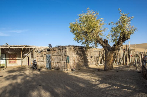 Người dân Keriya đã định cư ở ngôi làng này hàng nghìn năm và rất nhiều người địa phương chưa từng rời khỏi làng dù chỉ một lần trong đời.