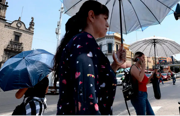 Nang nong cuc do o Mexico, hang chuc nguoi thiet mang