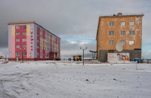 Theo RT, Pevek từng là một bến cảng sầm uất nhưng gần như biến thành một "thị trấn ma" sau sự sụp đổ của Liên Xô.