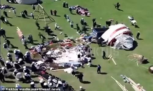 Hai hung hien truong vu xe tai lao vao dam dong tre em