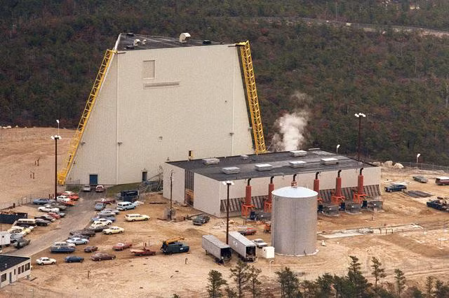 Hệ thống radar AN/FPS-115 có thể phát hiện tên lửa đạn đạo được phóng từ khoảng cách 5.000 km và bám bắt mục tiêu với độ chính xác cao từ khoảng cách 2.000 km.