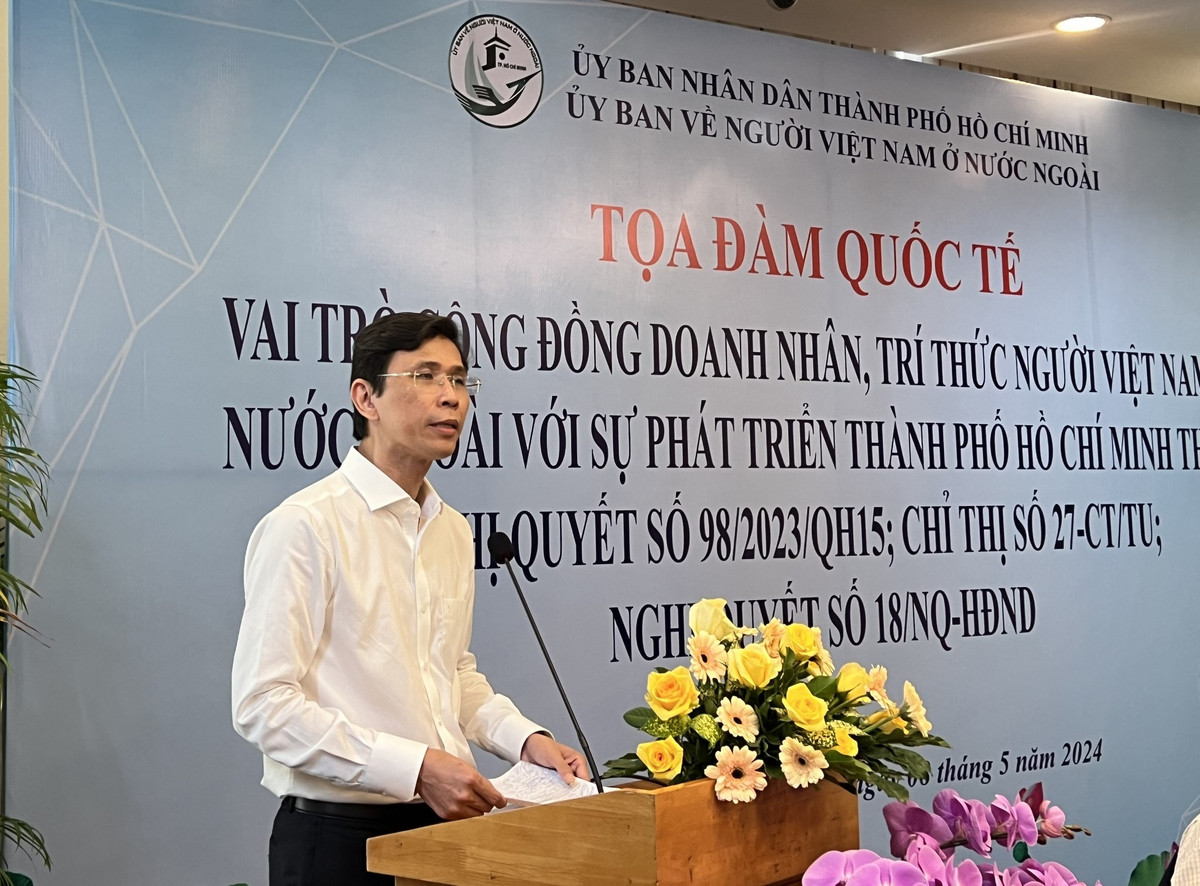 Kiều bào doanh nhân, trí thức hiến kế cho sự phát triển TP HCM - Hình 3 Kieu bao doanh nhan, tri thuc hien ke cho su phat trien TP HCM-Hinh-3