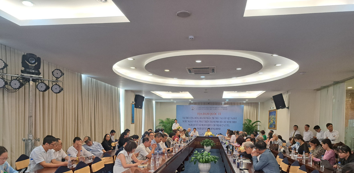 Kiều bào doanh nhân, trí thức hiến kế cho sự phát triển TP HCM - Hình 2 Kieu bao doanh nhan, tri thuc hien ke cho su phat trien TP HCM-Hinh-2