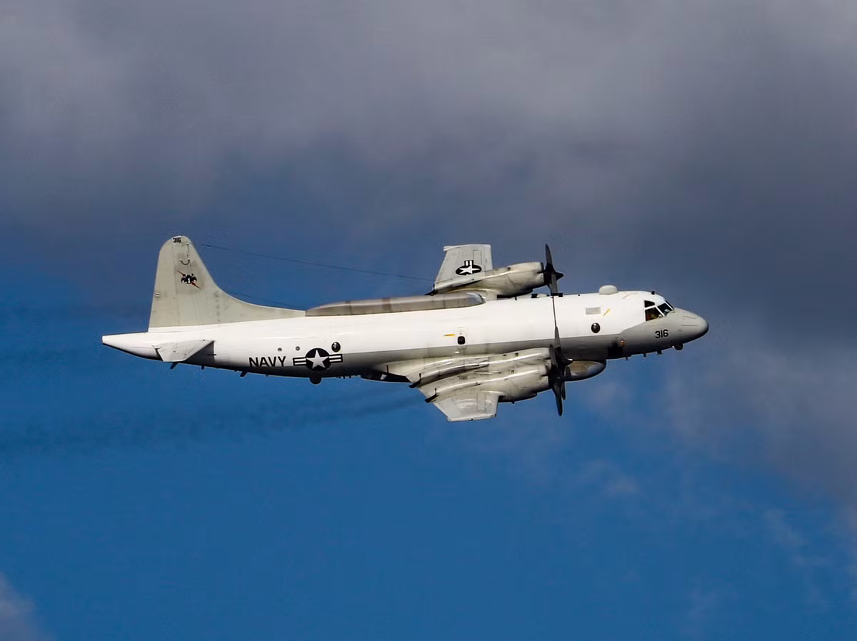 Radar Nga phat hien may bay My do tham ngoai khoi bo bien Crimea