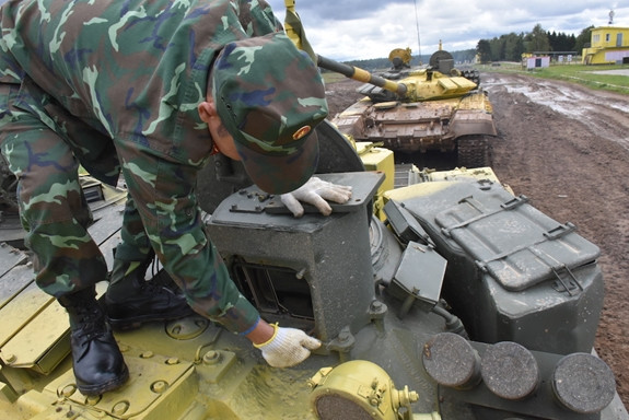 Môn thi đòi hỏi tốc độ và sự chính xác cao cũng như khả năng hợp đồng tác chiến giữa 3 thành viên trong kíp xe phải ăn ý.