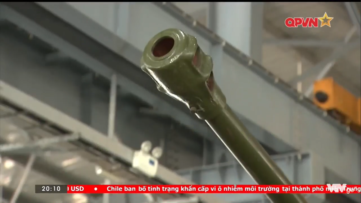 Sở dĩ có nhận định như trên là bởi trước đó trong bài viết "Thi đua cải tiến kỹ thuật, ứng dụng công nghệ mới" trên báo Quân đội Nhân dân tháng 11/2018 đã từng đề cập tới việc thử nghiệm pháo dã chiến 85mm D-44 lên trên xe quân sự bánh lốp của Ban Nghiên cứu và Phát triển, Phòng Kỹ thuật Công nghệ tại Nhà máy Z751. Nguồn ảnh: QPVN.