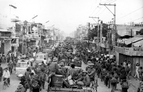 Ky uc cua nguoi Viet ve chien tranh tren bao My-Hinh-2