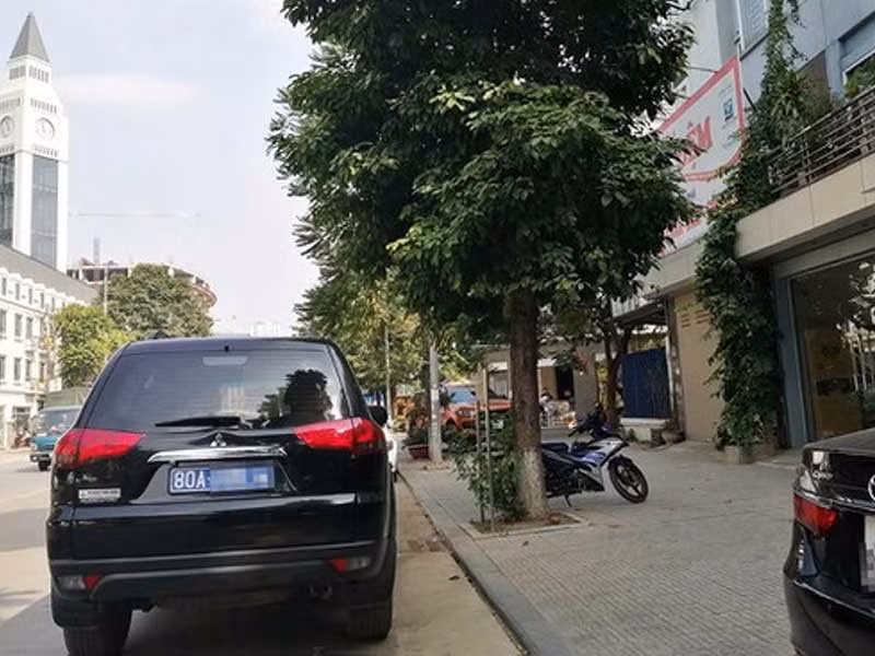 Vu Nhat Cuong Mobile: Nguyen do cac can bo bi bat