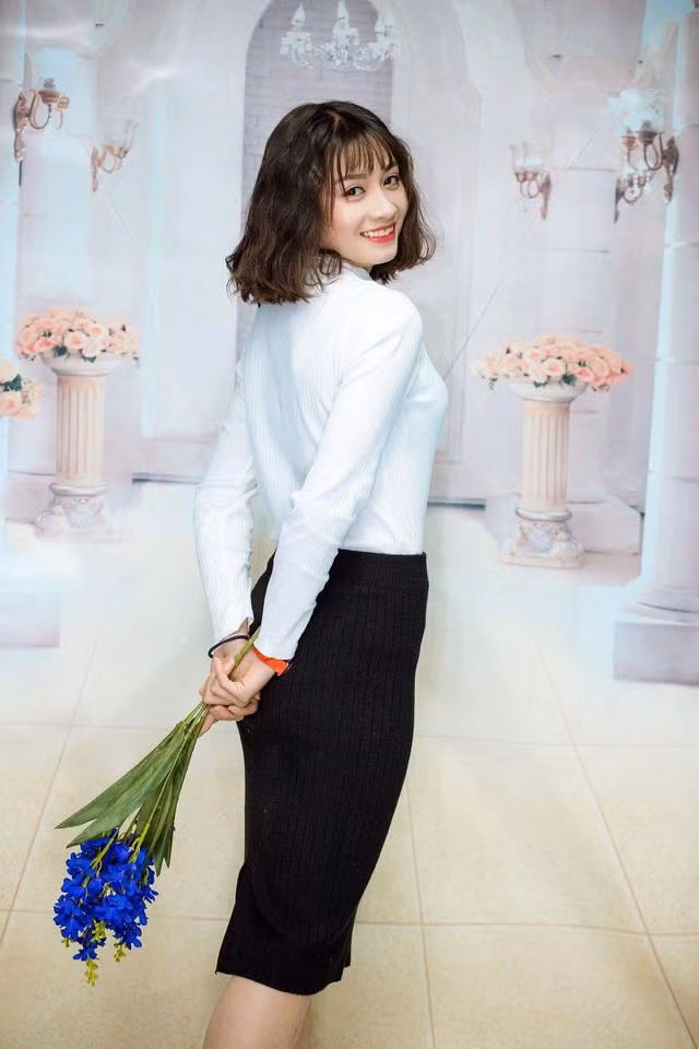 Năm 2018, cô gây ấn tượng khi cùng đội tuyển bóng đá nữ quốc gia giành chiến thắng cách biệt 3-0 trước đội Myanmar đạt HCĐ Đông Nam Á 2018. Ảnh: FBNV.