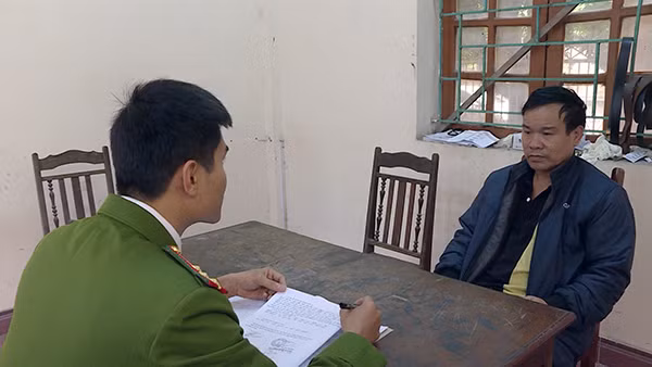 Quan ly ca phe Hong Lau Mong “dieu dao” ban dam the nao?