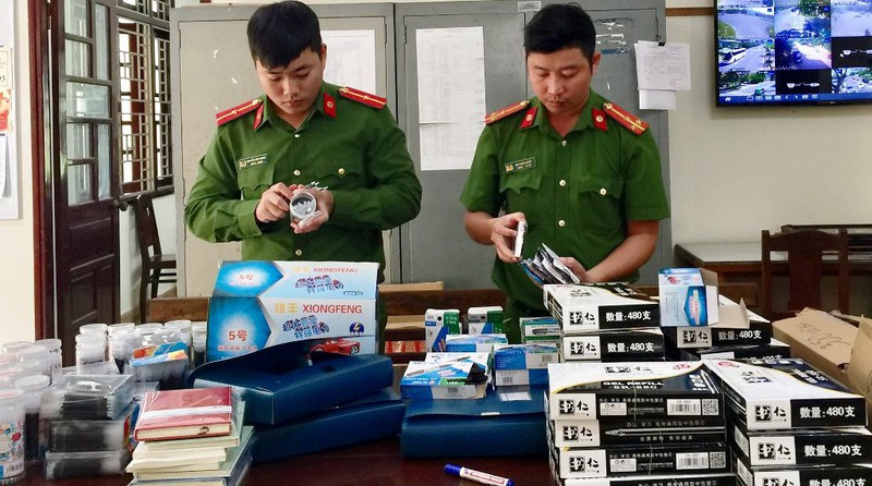 Nguoi Trung Quoc lua ban do dom: Du chieu “lam can” o Da Nang