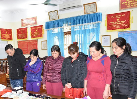 Ninh Binh: Duong day lo de thu hang ty/ngay “chay” tren Zalo, Messenger the nao?