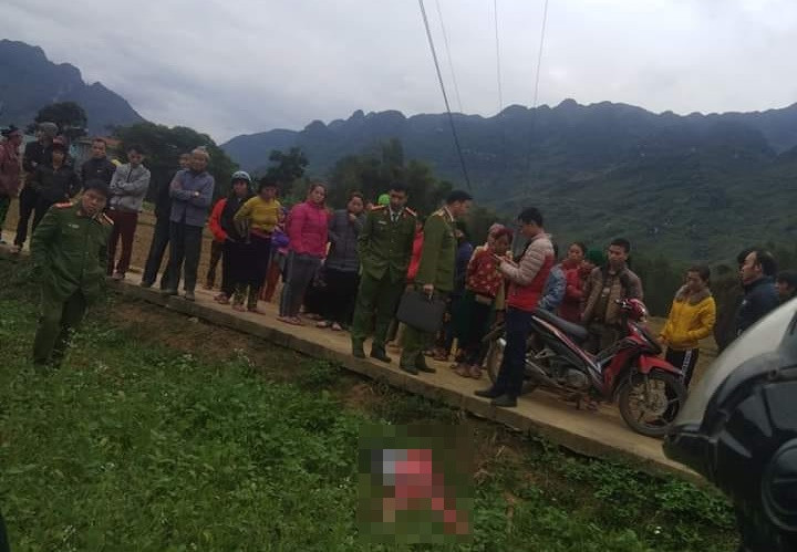 Vu mot nguoi phu nu tu vong giua canh dong tai Ha Giang: Mau thuan tu viec mo than cho con?