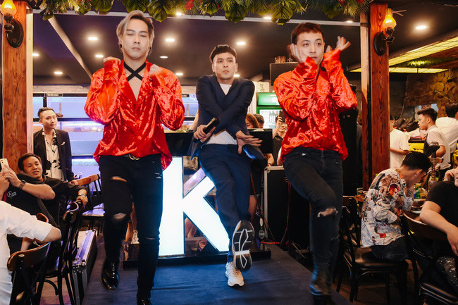 Ho Quang Hieu lan dau noi ve scandal doi tu gay xon xao thoi gian vua qua-Hinh-5