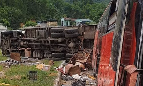 Hậu quả, vụ tai nạn khiến khiến 3 người tử vong, 38 người bị thương.