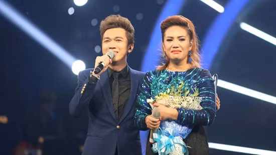 Janice Phương là quán quân Vietnam Idol mùa 7 (năm 2016). Giọng ca gốc Philipine được xem là nhân tố nổi bật tại cuộc thi nhờ giọng hát nội lực và khả năng làm chủ sân khấu tốt, có những màn biểu diễn sáng tạo. Trước khi đến với cuộc thi, cô thường xuyên hát ở phòng trà. Ông xã cô là nhạc công Minh Khuê, người luôn đồng hành cùng cô trong suốt cuộc thi.