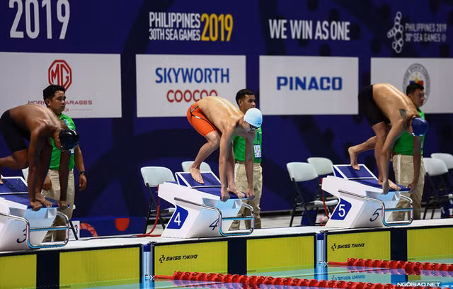 Tối 4/12, Huy Hoàng tranh tài ở chung kết nội dung 400m nam SEA Games 30. Trước đó, kình ngư người Quảng Bình xếp thứ nhất vòng loại với thành tích 3 phút 55 giây 21.