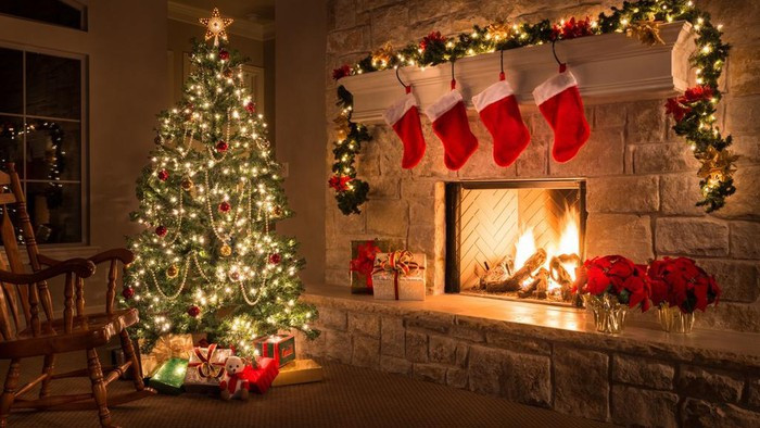 Đốt thư gửi ông già Noel: Mỗi mùa Giáng sinh, trẻ em tại Anh thường viết thư gửi ông già Noel, nói lên mong ước của mình rồi ném vào lò sưởi. Lũ trẻ tin rằng các nàng tiên sẽ đem thư của mình qua ống khói, đến Bắc Cực và tới tay ông. Ảnh: Shutterstock.