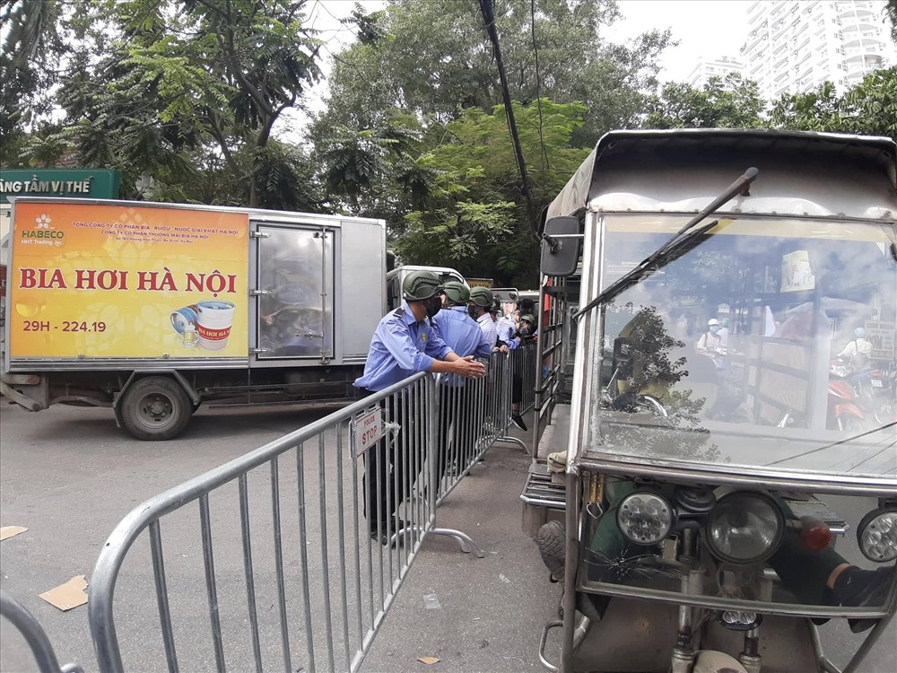 Bi hang tram xe thuong binh chan truoc cong, dai dien HABECO noi gi?-Hinh-2