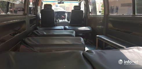 Vu o to hat vang 2 hoc sinh xuong duong: Tai xe su dung bang gia, mua 3,5 trieu dong