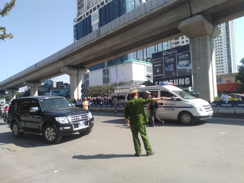 Được biết, 2 nạn nhân tử vong là một nam, một nữ hiện chưa rõ danh tính.