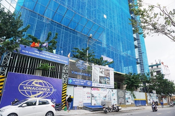 Nam cong nhan roi tu cong trinh cua chu dau tu CP Hai Van Thanh Dat-Hinh-2