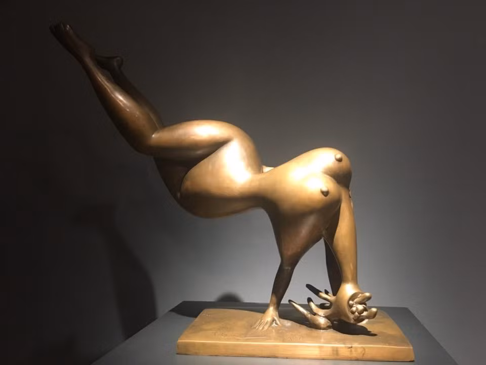 Một số tác phẩm được trưng bày tại buổi họp báo. Triển lãm "Nesuke": Nghệ thuật điêu khắc gỗ đương đại. (Nguồn: VTC1)