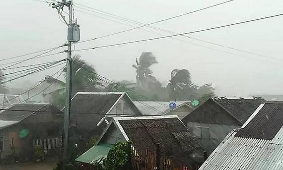 Tran U22 Viet Nam – U22 Singapore nguy co bi hoan vi sieu bao