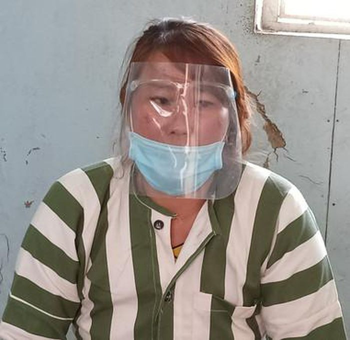  Vợ hờ lấy trộm gần 100 triệu đồng rồi ngụy tạo hiện trường giả: Hồ Thị Nga (SN 1977, ngụ huyện Bình Đại, tỉnh Bến Tre) đã lợi dụng lúc "chồng hờ" là ông Nguyễn Văn T. (ngụ huyện Cầu Kè) đi làm, Nga mở tủ lấy trộm 91 triệu đồng và làm xáo trộn đồ đạc trong nhà, mở chốt cửa nhà trước để tạo hiện trường giả có kẻ gian đột nhập. Ngày 27/12, Công an huyện Cầu Kè cho biết đang tạm giữ Nga để điều tra. 