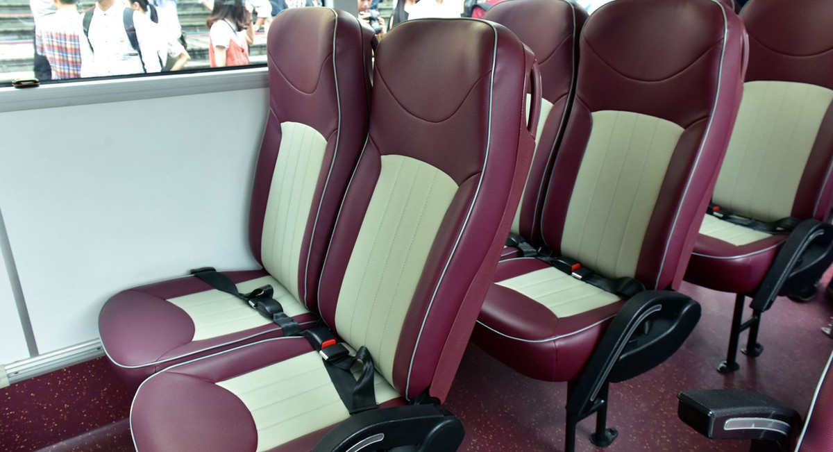  Tất cả ghế trên xe khách phải có dây an toàn: Điều 36 Nghị định 10 quy định trước 31/12, ô tô kinh doanh vận tải hành khách phải có dây an toàn tại các vị trí ghế ngồi, giường nằm (trừ xe buýt nội tỉnh). 