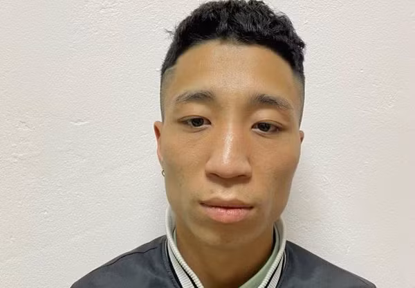 Ha Noi: Bat tu ong moi gioi ban dam qua nhom 'Checker Viet'