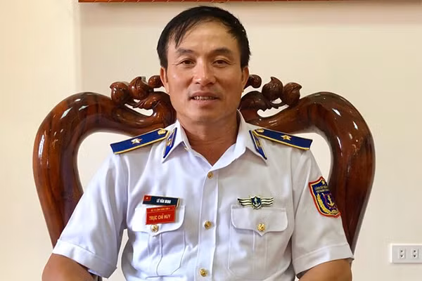  Thiếu tướng Lê Văn Minh - Tư lệnh Vùng Cảnh sát biển 4 bị khai trừ khỏi Đảng khởi tố về hành vi nhận hối lộ.