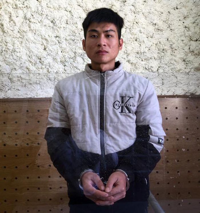  Cô gái bị thầy dạy Nail dùng ảnh nóng tống tiền: Quá trình học nghề, Nguyễn Tuấn Anh (SN 1997, trú huyện Mai Sơn, Sơn La) lén chụp hình nhạy cảm của chị Đ.T.H.T (SN 1994, trú cùng địa phương) rồi đe dọa phải chuyển khoản số tiền 10 triệu đồng. Sau khi lấy được tiền, Tuấn Anh tiếp tục đe dọa, cưỡng đoạt tài sản của chị T. Ngày 23/12, Công an huyện Mai Sơn cho biết đang tạm giữ Tuấn Anh để điều tra. 