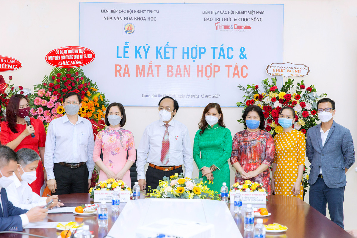 Bao Tri thuc & Cuoc song hop tac xay dung Kho Tri thuc, Khoa hoc - Cong nghe