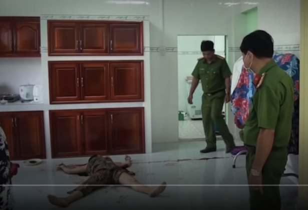 Nhờ tiết kiệm, bà Đào cất lại căn nhà kiên cố, sắm chiếc xe Honda SH và đeo nhiều nữ trang. Thế nhưng, đối tượng nhẫn tâm đâm bà Đào 14 vết dao dẫn đến tử vong. Toàn bộ nữ trang trên người nạn nhân đã bị mất cùng chiếc xe Honda SH màu nâu đỏ BS: 84F1-182.14.