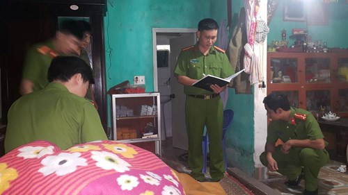 Cơ quan CSĐT xác định, cửa chùa gian Tam Bảo bị mở và bị mất một hòm công đức cùng hai chiếc điện thoại di động của ông Kích; tủ đựng sách kinh bị lục soát.