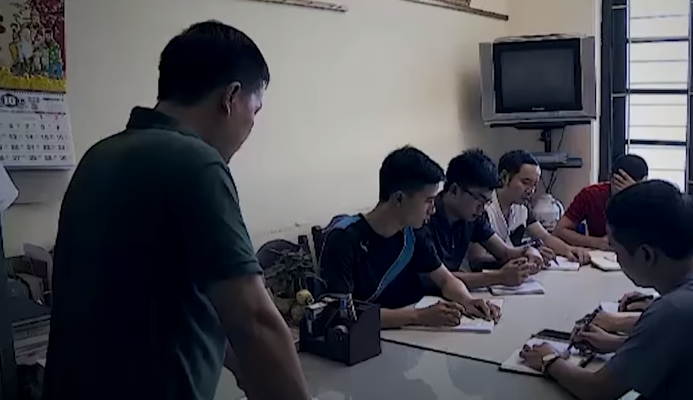 Qua rà soát, Cơ quan CSĐT xác định đêm ngày 15/11/2016, nhóm đối tượng trên có mặt tại khu vực chùa Minh Giám; sáng ngày 16/11/2016, Sơn và Dương có mặt tại hiện trường. Thấy lực lượng Công an có mặt tại hiện trường, các đối tượng thuê xe taxi lên thị trấn Tiền Trung, TP Hải Dương. 