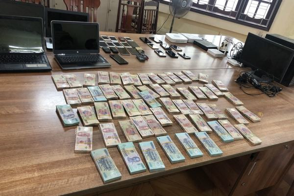 Theo điều tra, máy chủ của trang game đặt tại nước ngoài và liên kết với các "đại lý cấp 1" ở Việt Nam. Cơ quan chức năng bước đầu xác định tổng số tiền giao dịch qua tài khoản ngân hàng giữa các con bạc từ tháng 1/2019 đến nay lên đến khoảng 20 nghìn tỷ đồng.