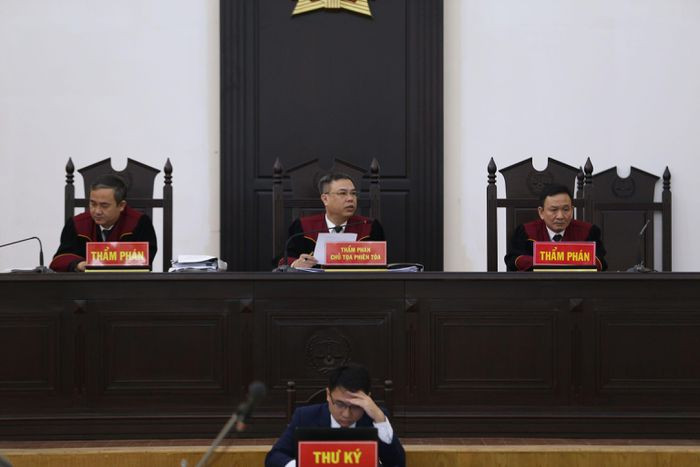 Vi sao chiec iPad cua ong Nguyen Duc Chung bi niem phong?-Hinh-2