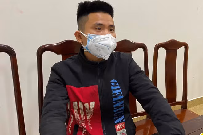  Phá đường dây cá độ bóng đá hơn 55 tỷ đồng: Công an tỉnh Thừa Thiên - Huế cho biết vừa triệt xóa đường dây cá độ bóng đá trên mạng lớn do đối tượng Lê Đình Phong (26 tuổi, trú Thừa Thiên - Huế) cầm đầu. Từ ngày 15/11 đến thời điểm bị bắt (ngày 26/12), nhóm này đã đánh bạc với tổng số tiền gần 55 tỷ đồng.