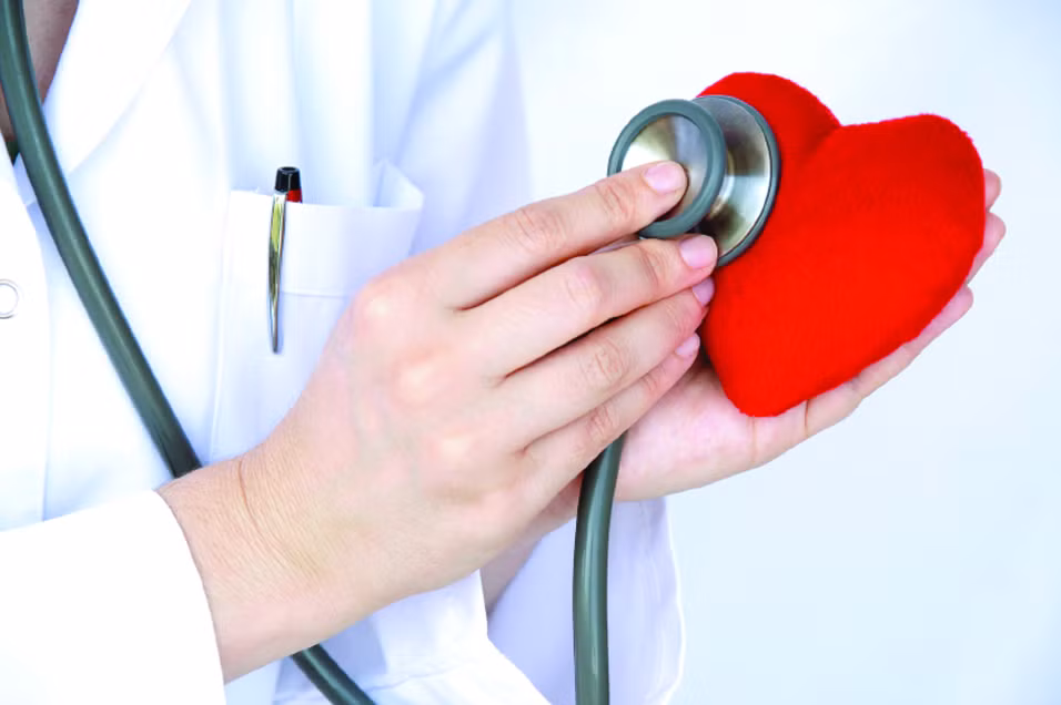 Ngoài ra, salbutamol còn ảnh hưởng đến sức khỏe tim mạch, khiến tim đập nhanh hoặc làm loạn nhịp tim, làm tăng hoặc hạ huyết áp. 